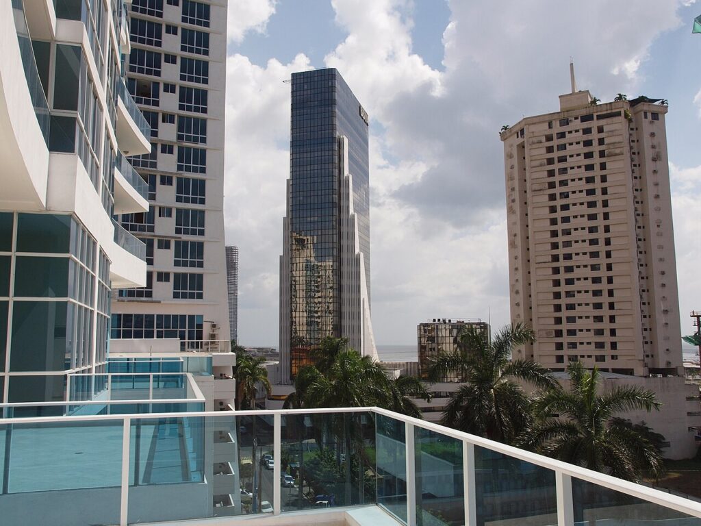 Renting buying property Panama